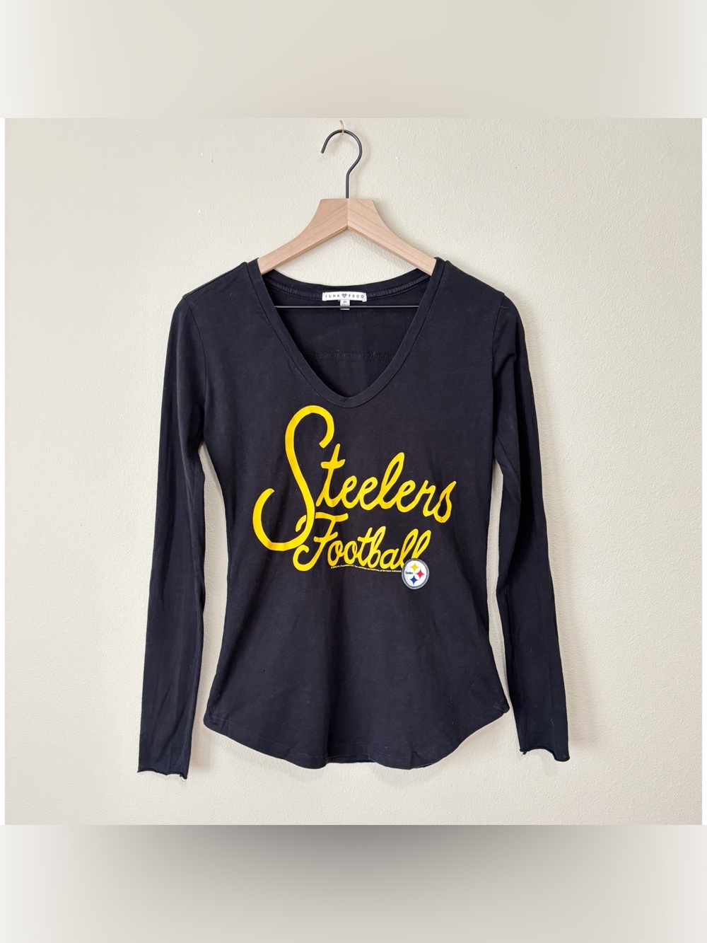 Junk Food Size XS Black Yellow Pittsburgh Steelers Football Long Sleeve Shirt